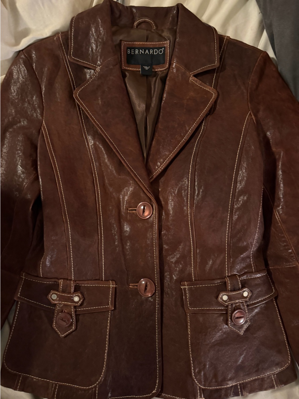 Bernardo Vintage Y2K Leather Boho Blazer/Jacket w/Detailing.   Size XS